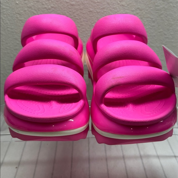 Crocs WOMEN'S MEGA CRUSH TRIPLE STRAP Pink Crush Size 5M Or 7W - Picture 10 of 11